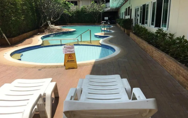 Hua Hin Baanklang Condo by Petch