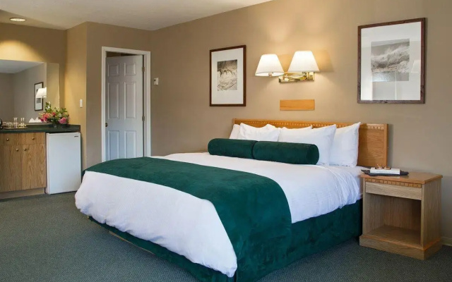 The Lodge at Arrow Lakes