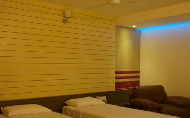 Roseline Suites - A Business Hotel