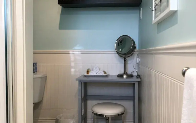 The Lake House Bed & Breakfast