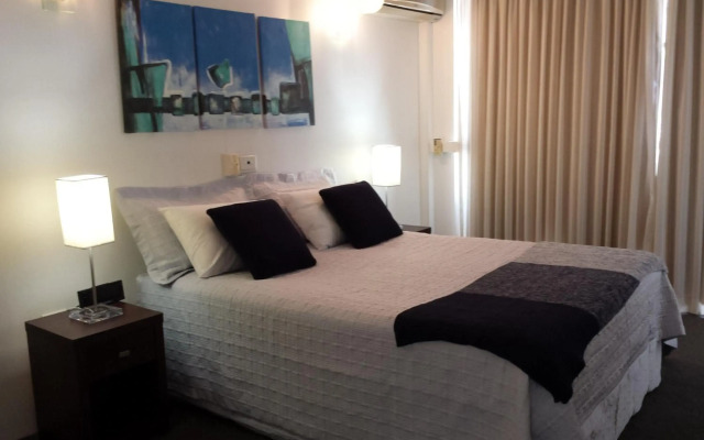 Kirribilli Riverfront Apartments