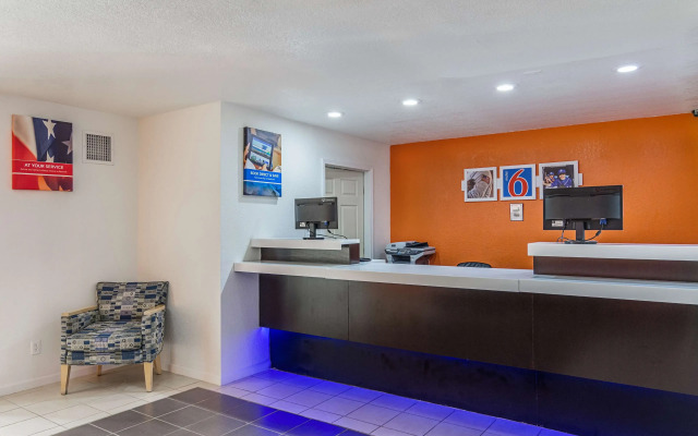 Motel 6 McAlester, OK