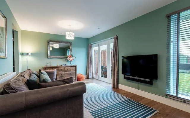 3br-sleeps6-parking-garden-citycentre