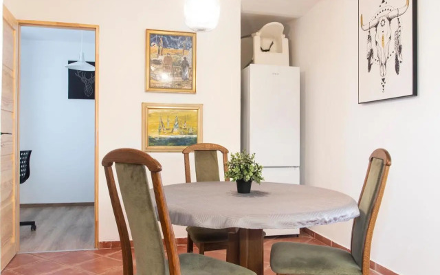 BpR W21 Retro Home with balcony