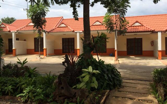Charlize Hotel
