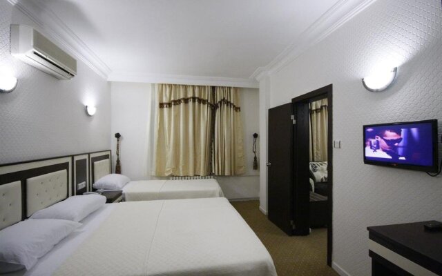 Grand De-liban Hotel