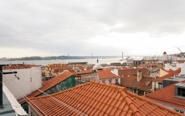 bairro alto-chiado 2 bdr beautifull view