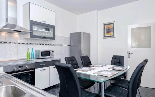 Apartment Maja