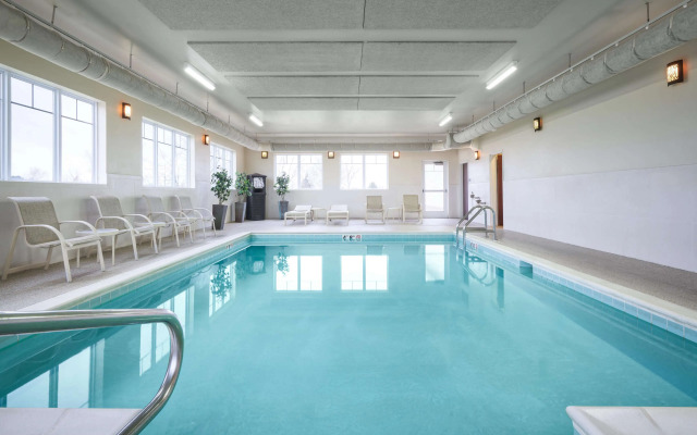 Green Mill Village Hotel & Suites, BW Signature Collection