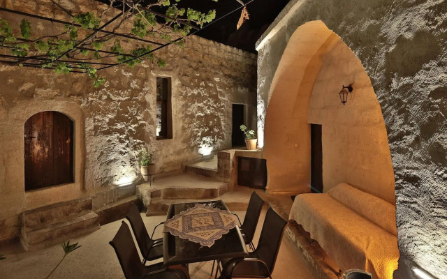 Melek Cave Hotel