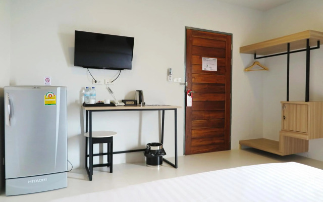 Phuket Marine Poshtel (SHA Plus+)