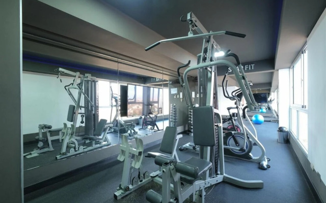 Stylish apt Amazing Ocean View - Gym Karaoke Pool
