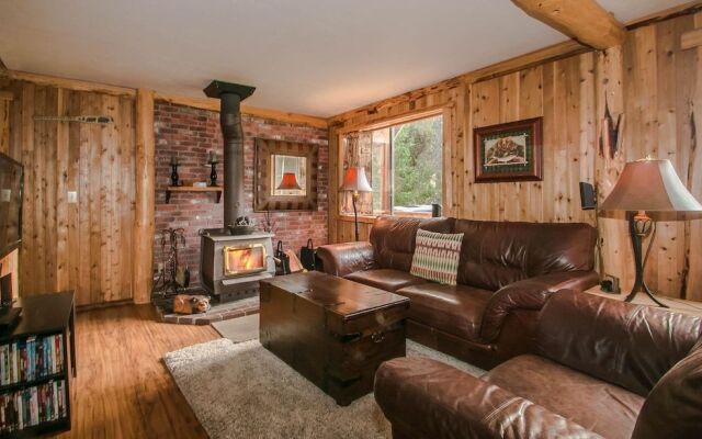 Ole' Berg's Den in Lake Wenatchee