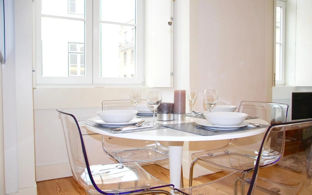 Downtown Sunny Apartment