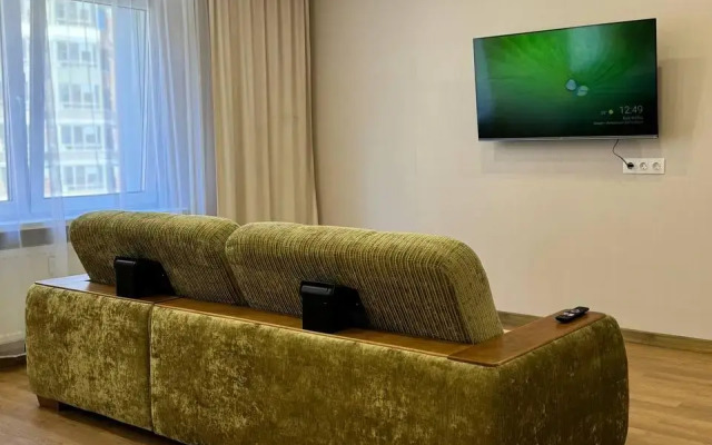 Какие Люди на проспекте Коломяжском 13 корпус 3