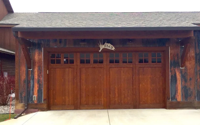 Bozeman - The Legends Chalet