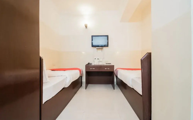 OYO Flagship 42717 Hotel Fort