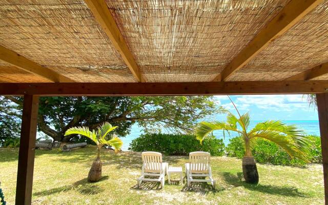 MOOREA - Fare Tiki Beach