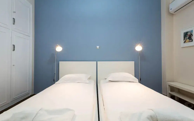 Three Bedrooms Apartment Under Acropolis