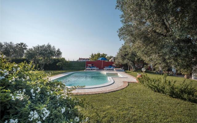 Villa near the sea with private pool