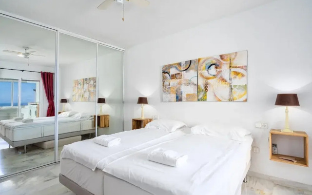 Fantastic Apart sea view and heated pool