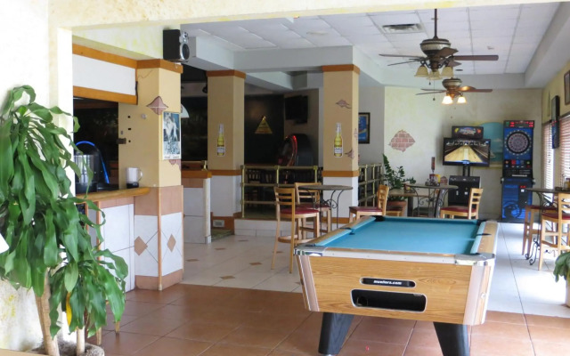 Maingate Lakeside Resort