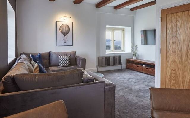 Host Stay Caedmon House