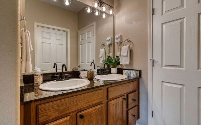 Majestic Lakeside Hideaway 2 Bedroom Condo