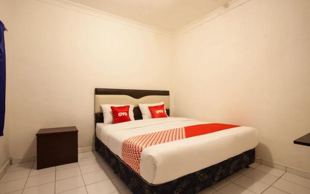 OYO 1084 Hotel Cirasa Syariah