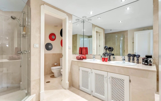 YOLO Spaces – Sotogrande  Puerto Boutique Apartment