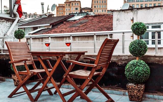 Galata Aristo Suites
