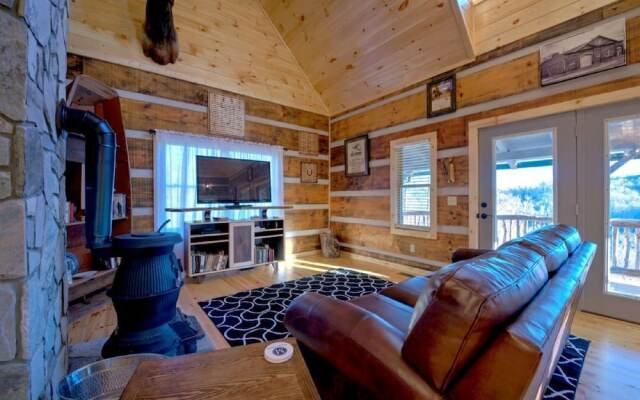 Pony Express - 2 Br Cabin