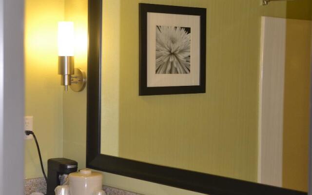 Holiday Inn Express & Suites Bloomington - Normal, an IHG Hotel