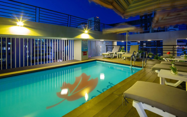 Maple Leaf Hotel & Apartment
