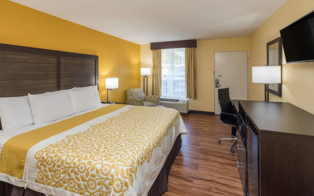 Days Inn by Wyndham Madison