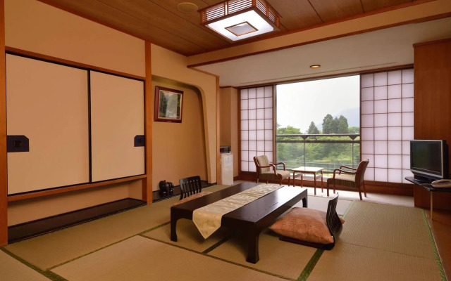 Hakone Mori no Seseragi