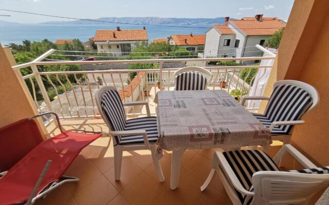 Apartments with a parking space Novi Vinodolski - 18855