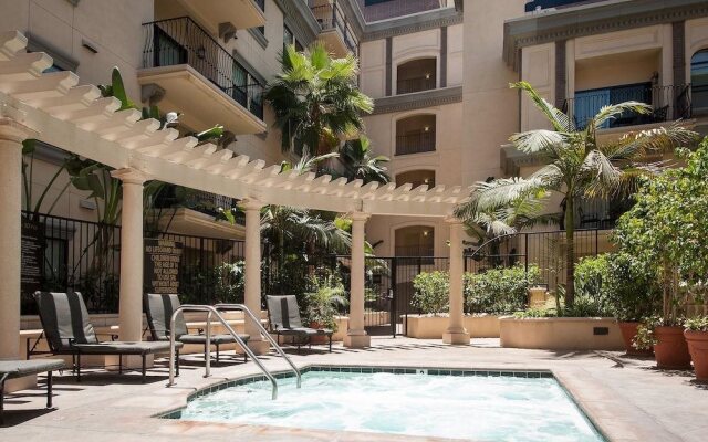 Sunshine Suites at 616 St. Paul