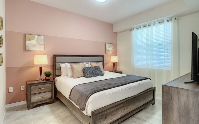 Modern Condo Near Disney Foosball Water Park!