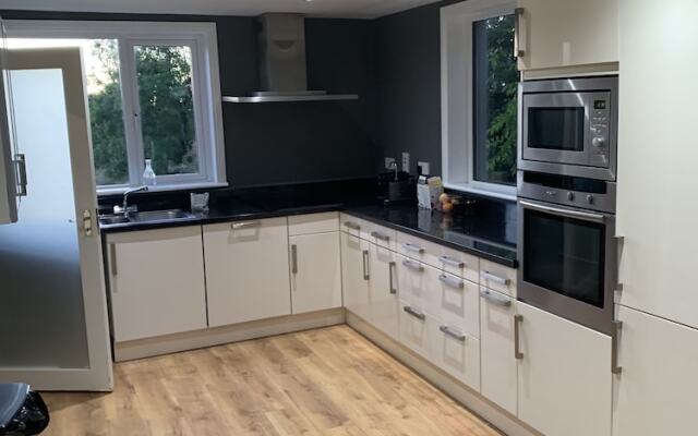 Private Central Apartment Near Kilcullen