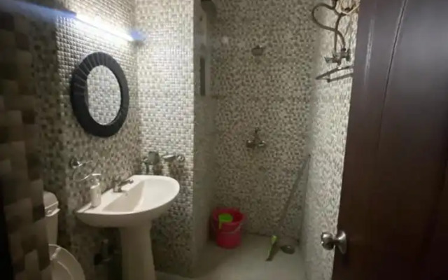 11Flowers Service Apartment By GRB