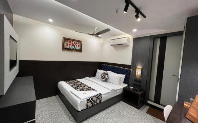 Rich Hotel