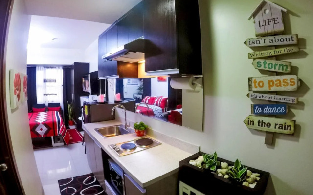 Studio Condo at Horizons 101