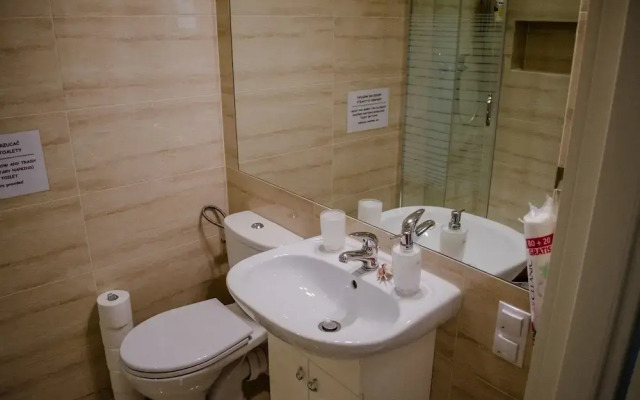 Royal Route 29 Comfort Rooms