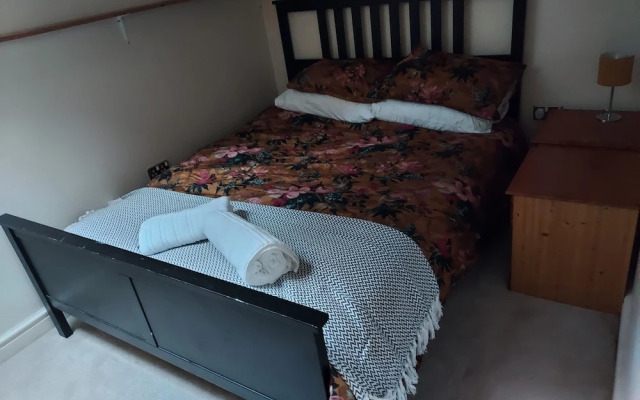 Malvern Cozy Apartment Retreat King bed & Sofa bed