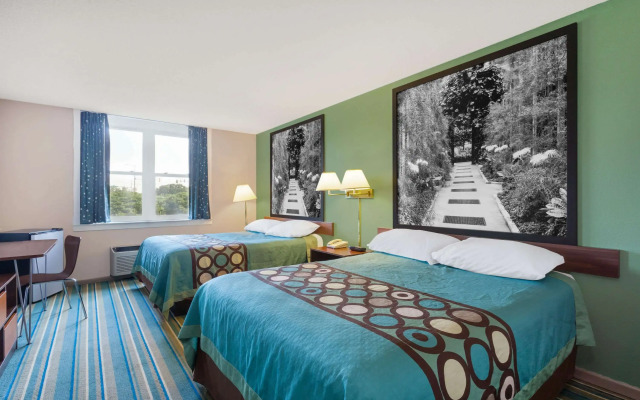 Super 8 by Wyndham Harrisburg Hershey West