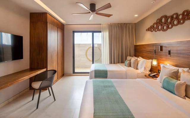 The Club at Solaz, Luxury Villas