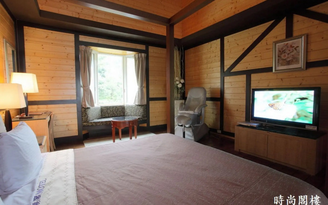 Regale Villa Hotel