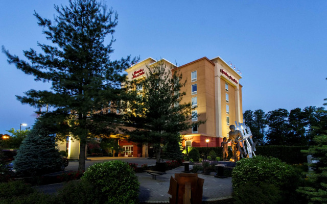 Hampton Inn & Suites Staten Island