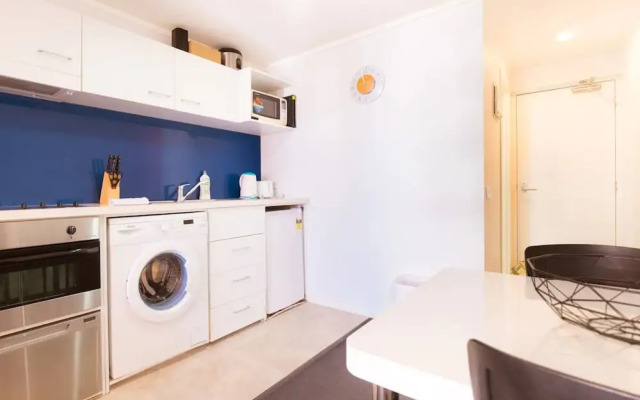 Modern 1 Bedroom Central Apartment With Stunning Views